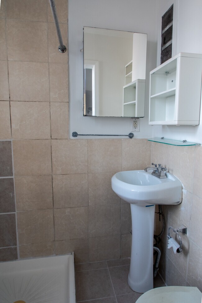 Foto del edificio - 252 12th St