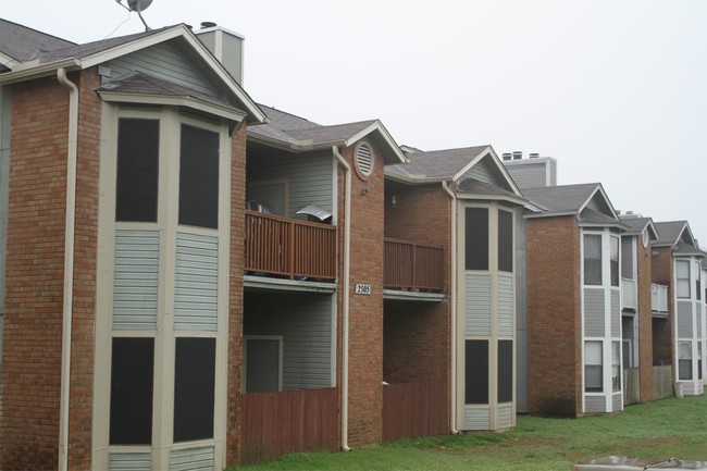 Building Photo - 2110 W Slaughter Ln
