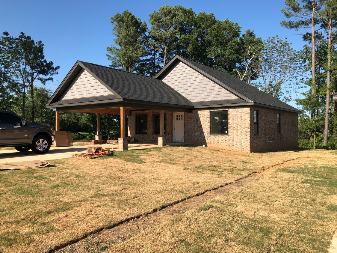 Exterior - 348 Wolf Den Dr.