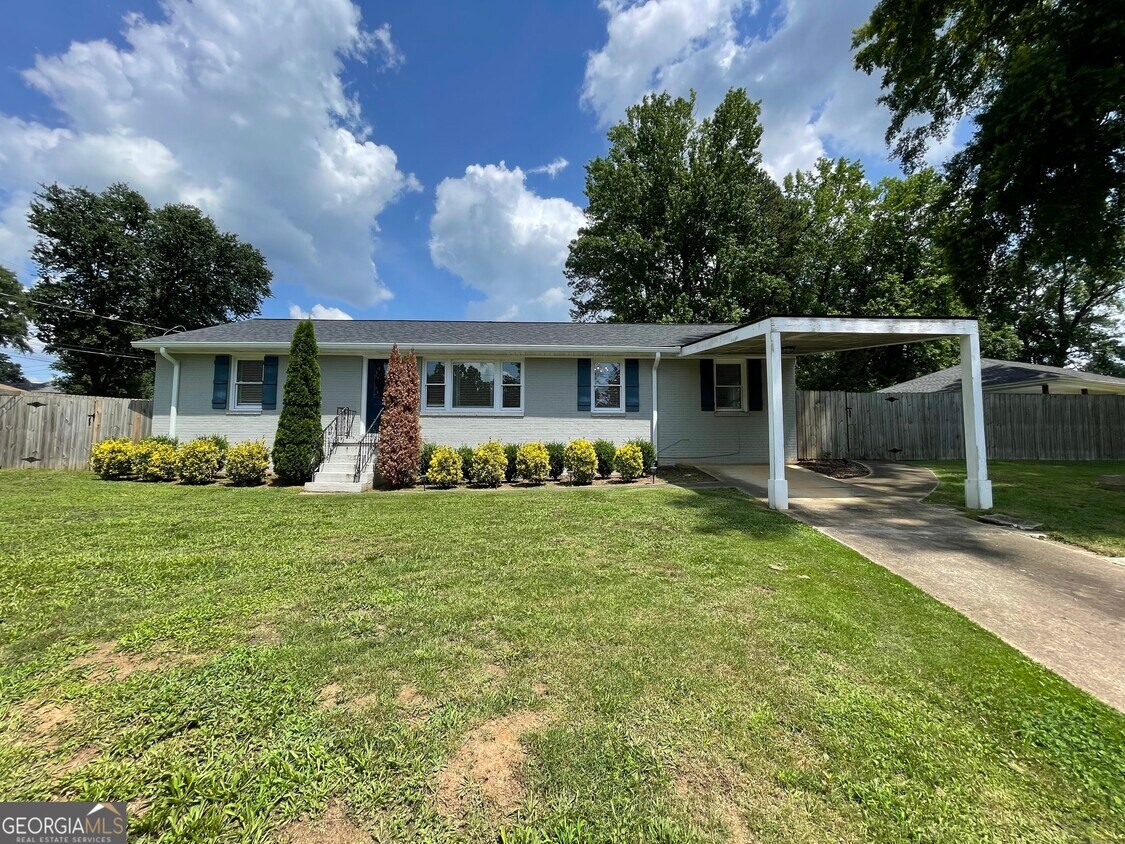 Primary Photo - 797 Timberland St