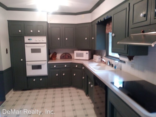 Building Photo - 3 br, 2.5 bath House - 733 Ewing Rd.