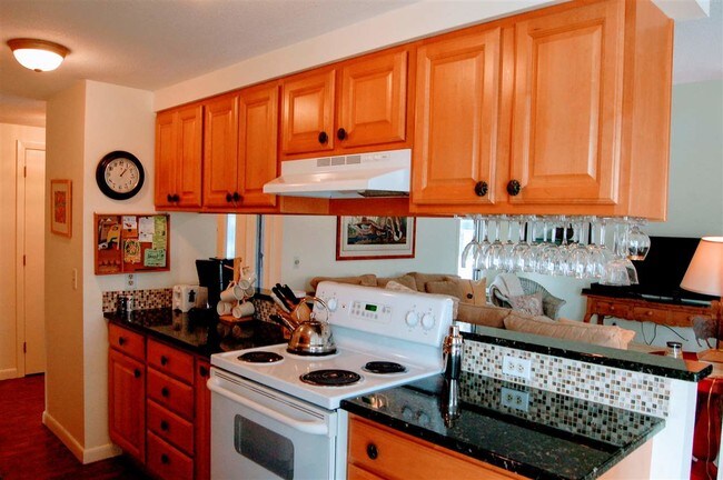 Building Photo - 27 Bay Tree Ln