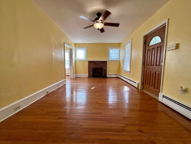Foto del edificio - 112 W Highland Ave
