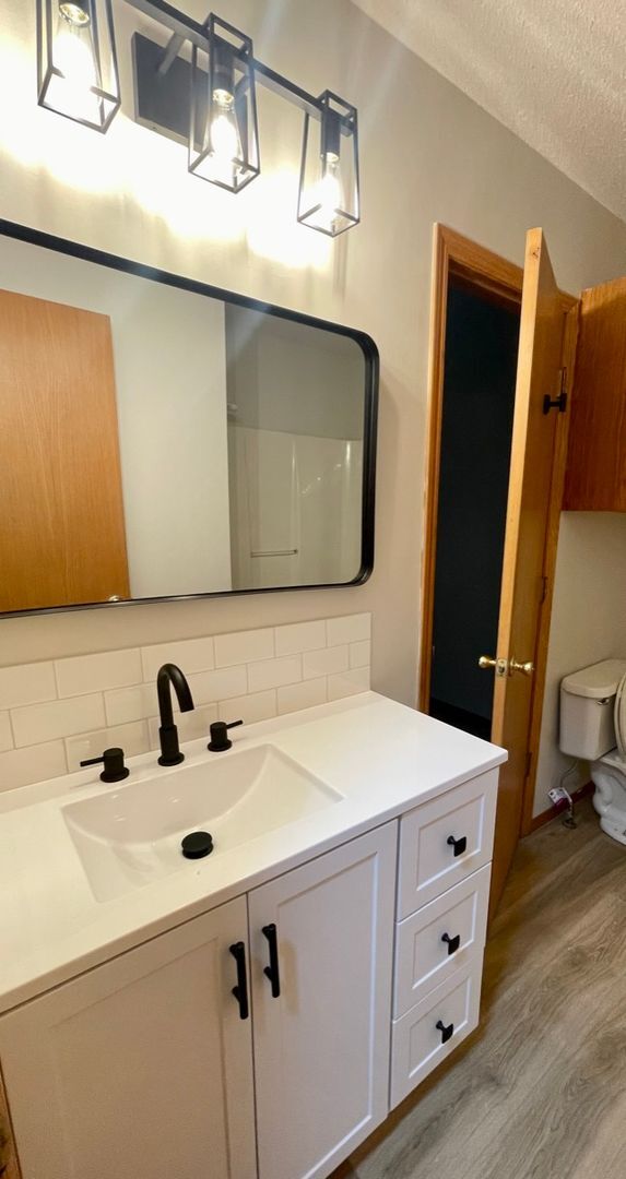 Foto del edificio - Remodeled Derby Duplex!