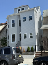 Building Photo - 1033 E 23rd St