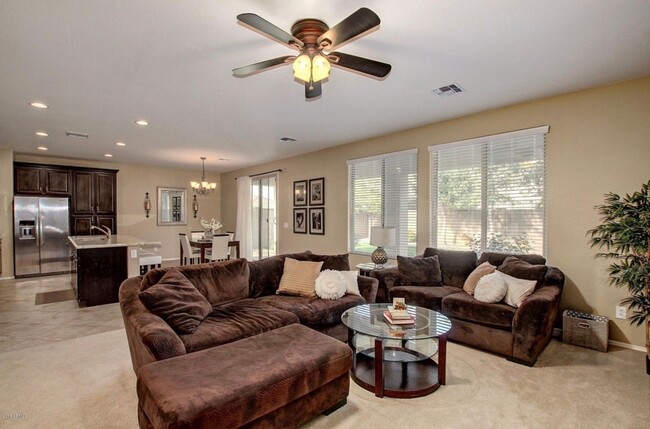 Foto del edificio - Beautiful 4BR Gated Home in Lehi Crossing ...