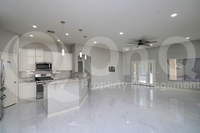 Building Photo - 16610 N 49th Way