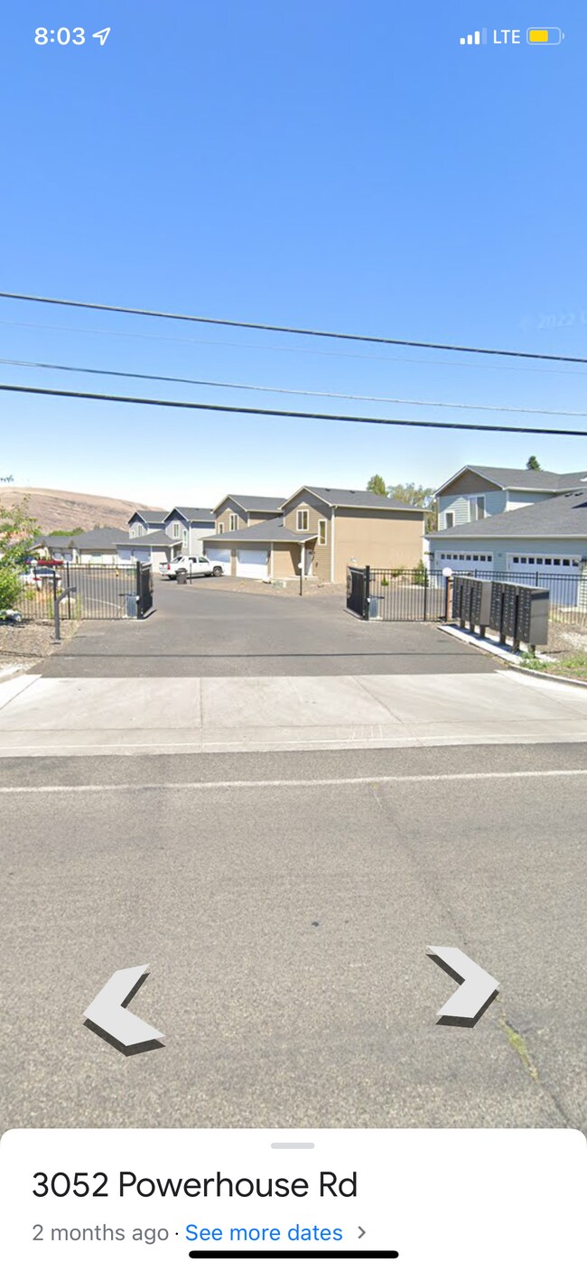 Entry Gate - 711 N 29th Ave