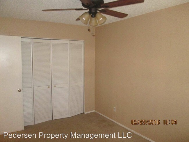 Building Photo - 2125 S Apache Dr