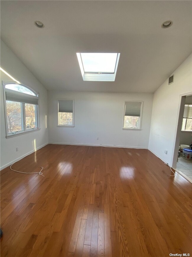 Building Photo - 31 Marwood Rd S