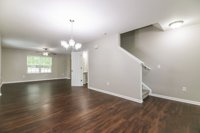 Foto del edificio - 8011 Spiderlily Ct