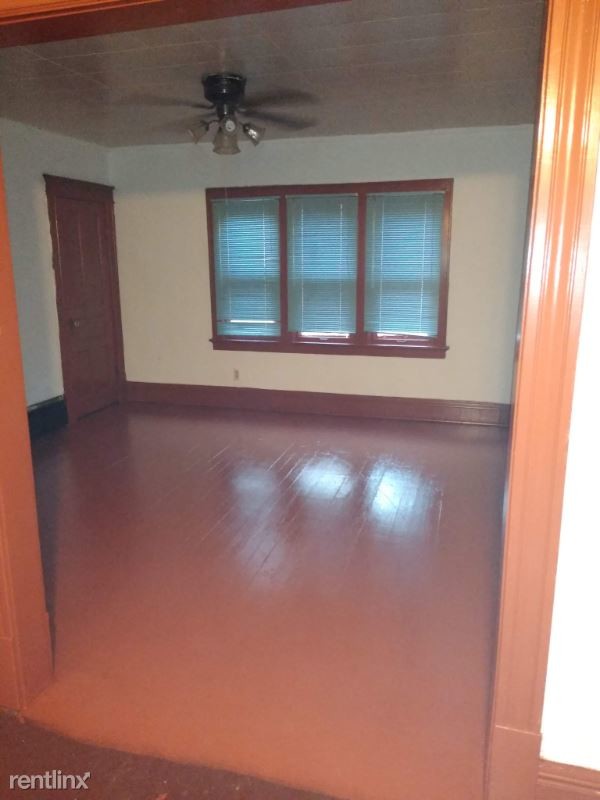 Foto principal - 2 br, 1 bath Apartment - 1233 S 71st St