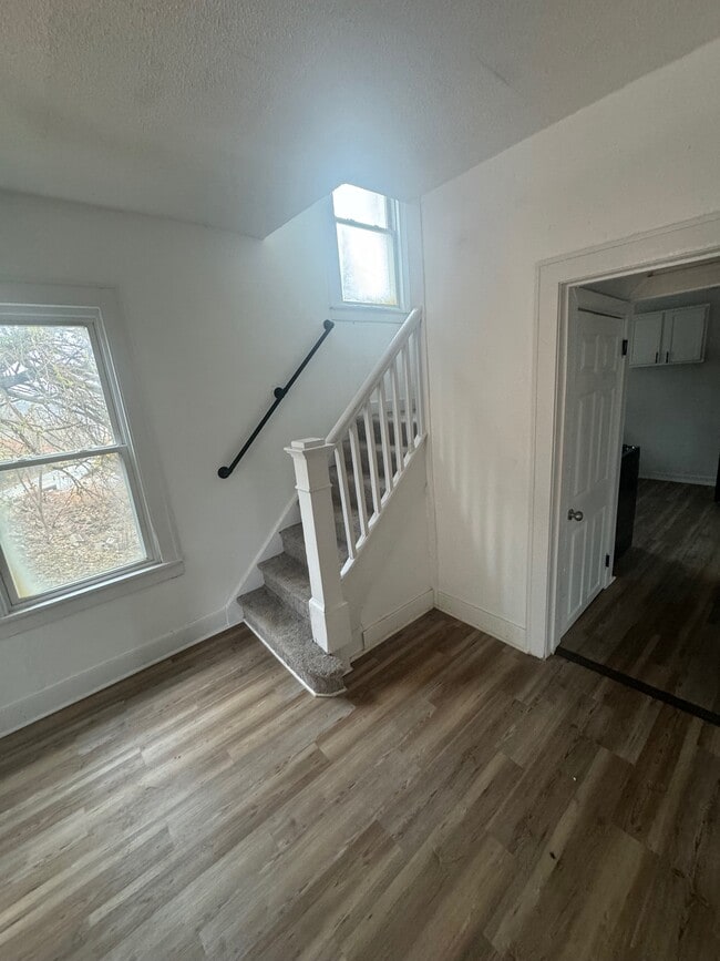 Building Photo - 275 Greensburg Pike