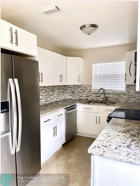 Foto del edificio - 7900 NW 44th Ct