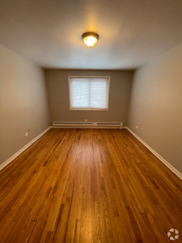 Roseland Apartments for Rent with Hardwood Floors Chicago, IL 6 Rentals