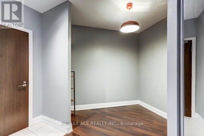 Photo du bâtiment - 1060 Sheppard Ave W