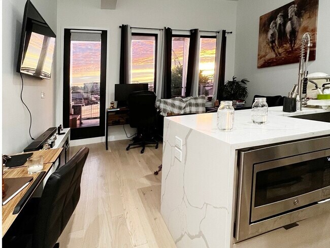 Foto del edificio - 360 Meridian St