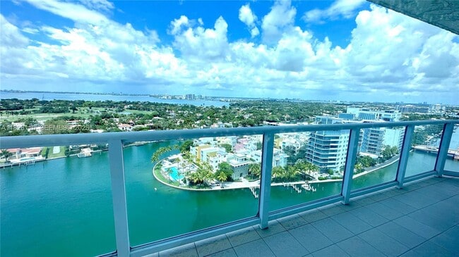 Building Photo - 5900 Collins Ave