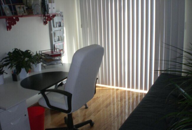 Foto del edificio - 102 Allston St