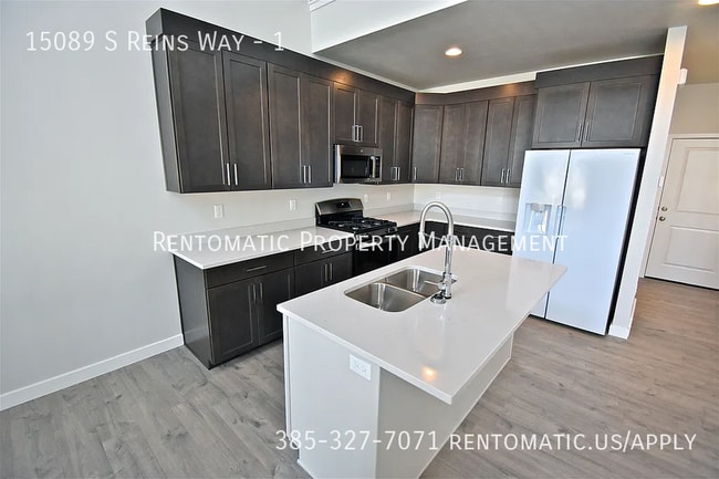Building Photo - 15089 S Reins Wy