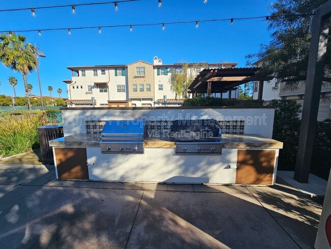 Building Photo - 209 Westpark Ct