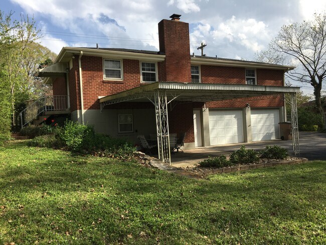 Building Photo - 519 Glenpark Drive