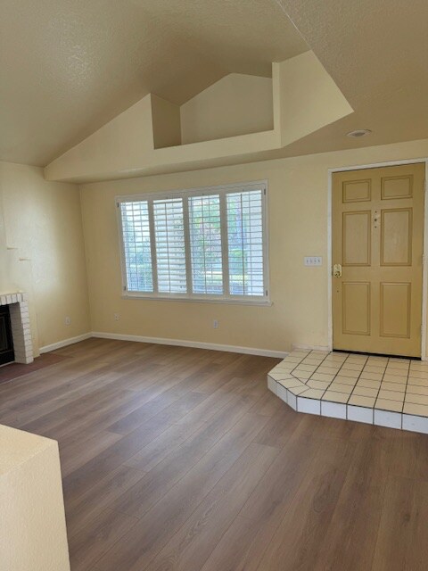Building Photo - 24639 Varese Ct