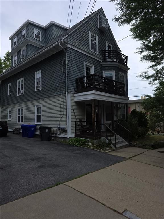 Building Photo - 140 Larch St