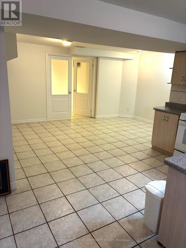 Building Photo - 37 Depeuter Crescent