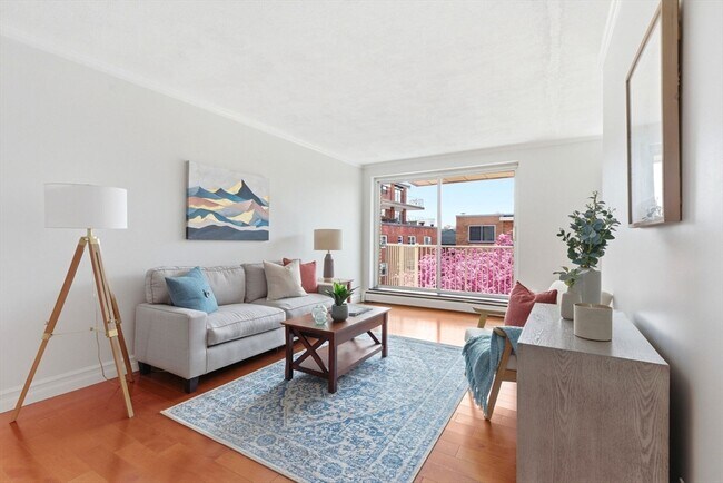 Foto del edificio - 123 Sewall Ave