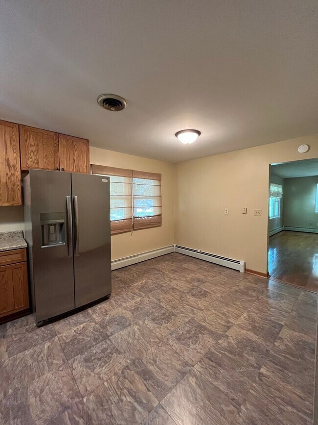 Foto del edificio - Beautiful 3 Bedroom Home in Normal!