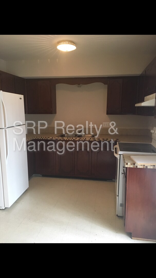 Building Photo - Special $200.00 off first month's rent!!!