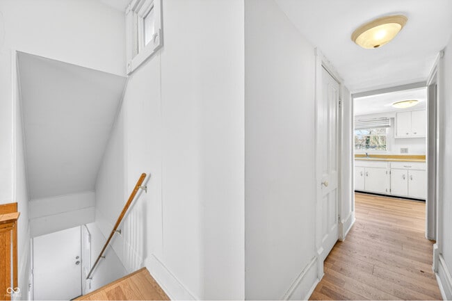 Building Photo - 930 7th St