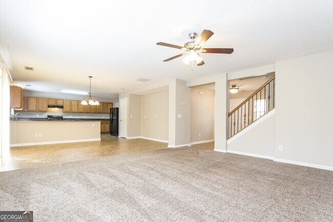 Building Photo - 130 Sugar Berry Pl