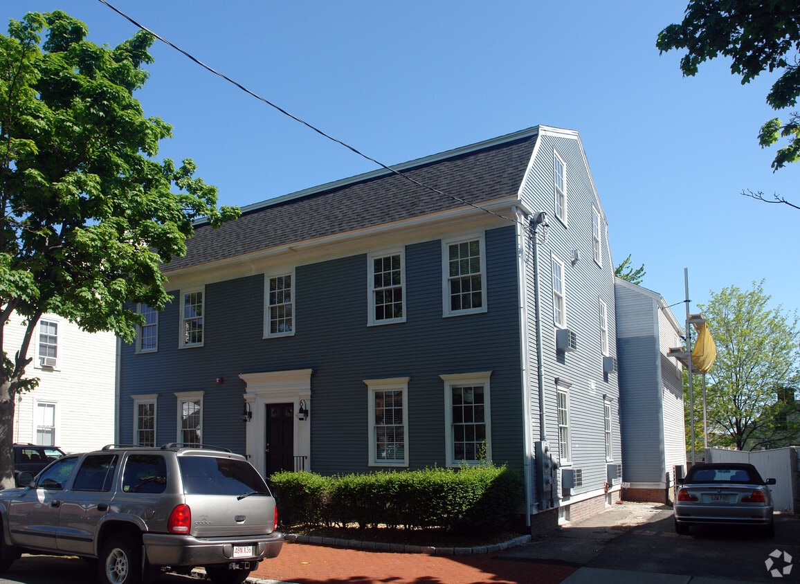 Primary Photo - 9 Essex St
