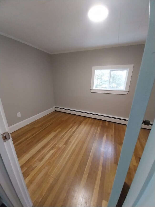 Building Photo - 17 Safford St