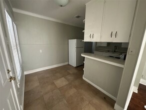 Building Photo - 2216 Avenue O 1/2