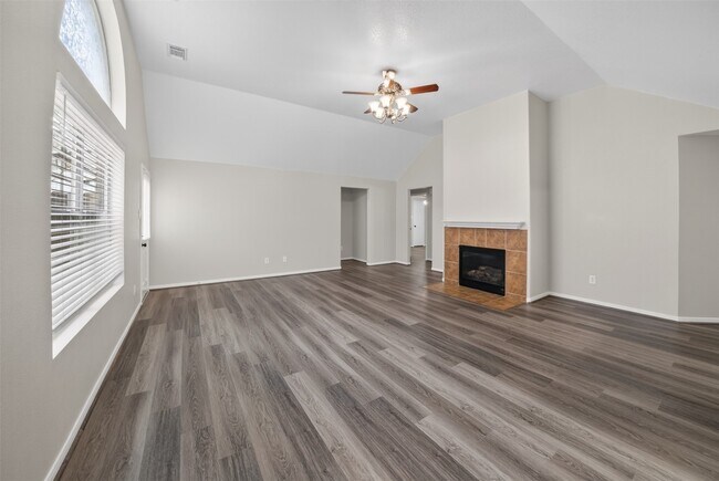 Building Photo - 15506 Fir Woods Ln