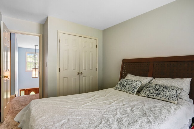 Foto del edificio - 6103 Edmont Dr
