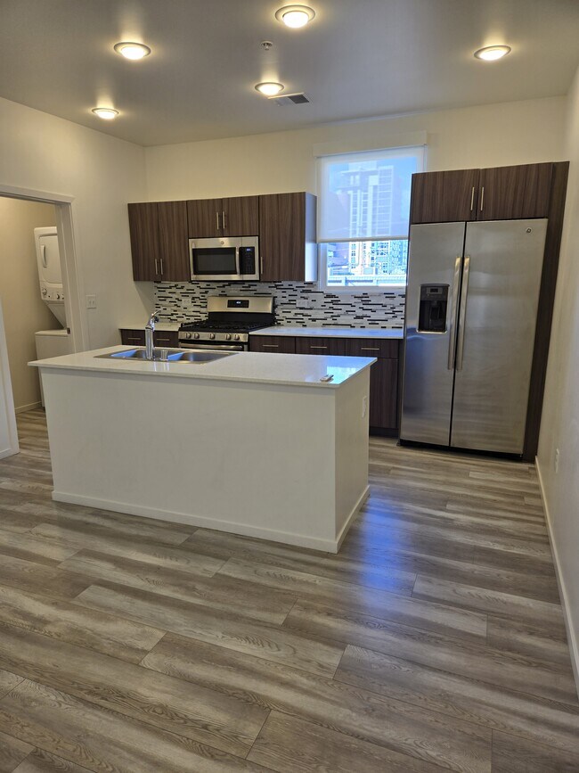 Kitchen Island - 519 S 6th St