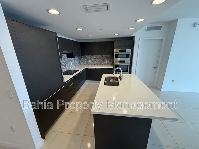 Foto del edificio - 7661 NW 107th Ave