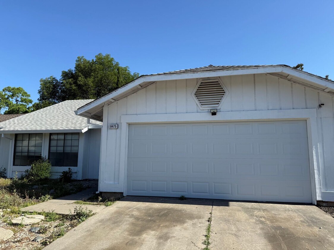 Foto principal - 8475 Wheatland Dr