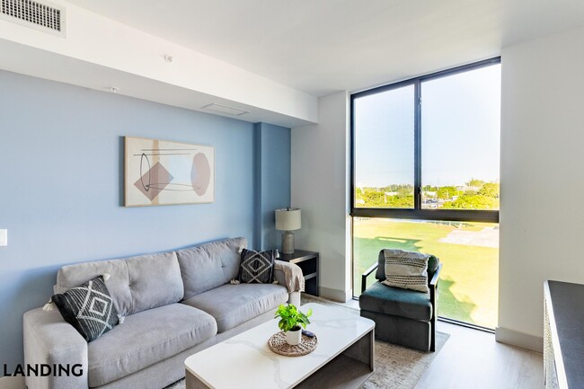 Building Photo - 1155 NE 126th St