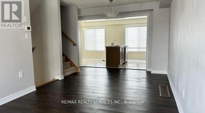 Building Photo - 470-470 Linden Dr
