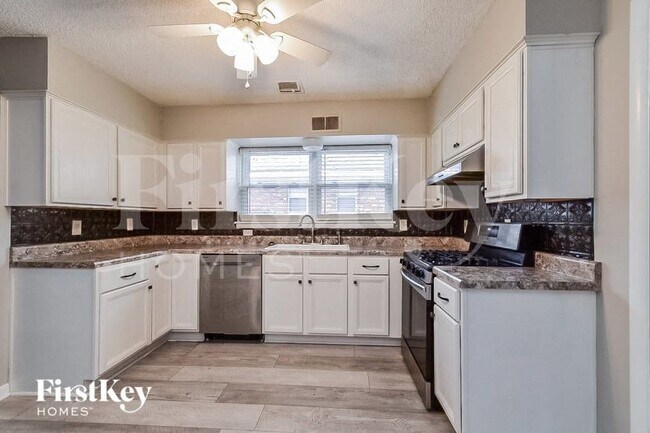 Foto del edificio - 1465 Wheaton St