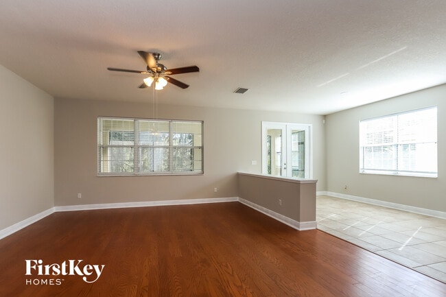 Building Photo - 7232 Bridgeview Dr