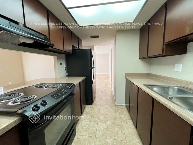 Foto del edificio - 5414 W Wilshire Dr