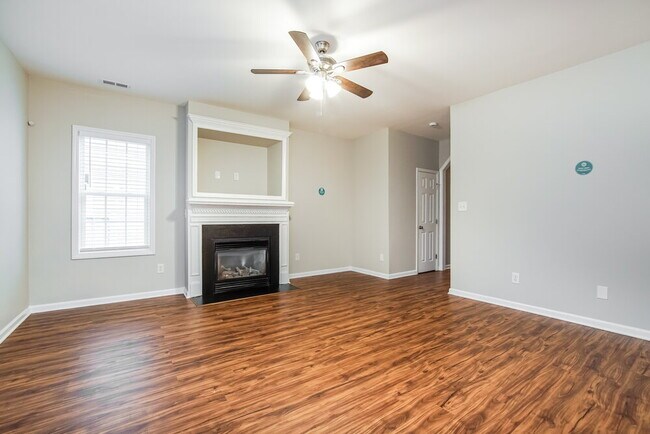 Foto del edificio - 8625 Boysenberry Ln