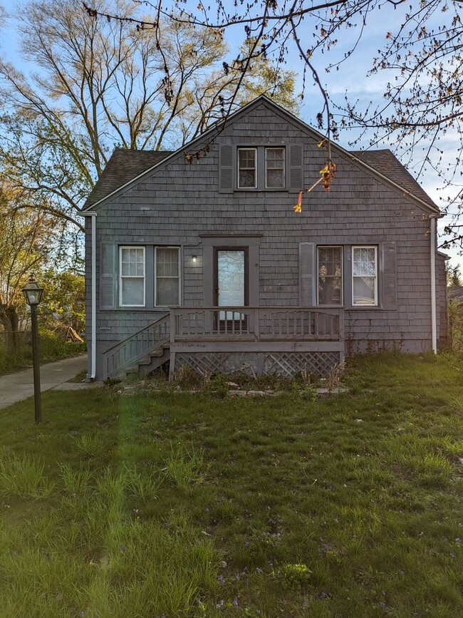Building Photo - 5028 Ashley - FOR RENT 3 BEDS & 2 BATHS