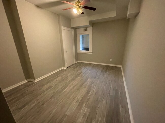 Foto del edificio - 70 N Sprague Ave
